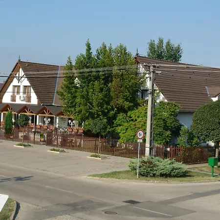 Koller Panzio 3* Bonyhád